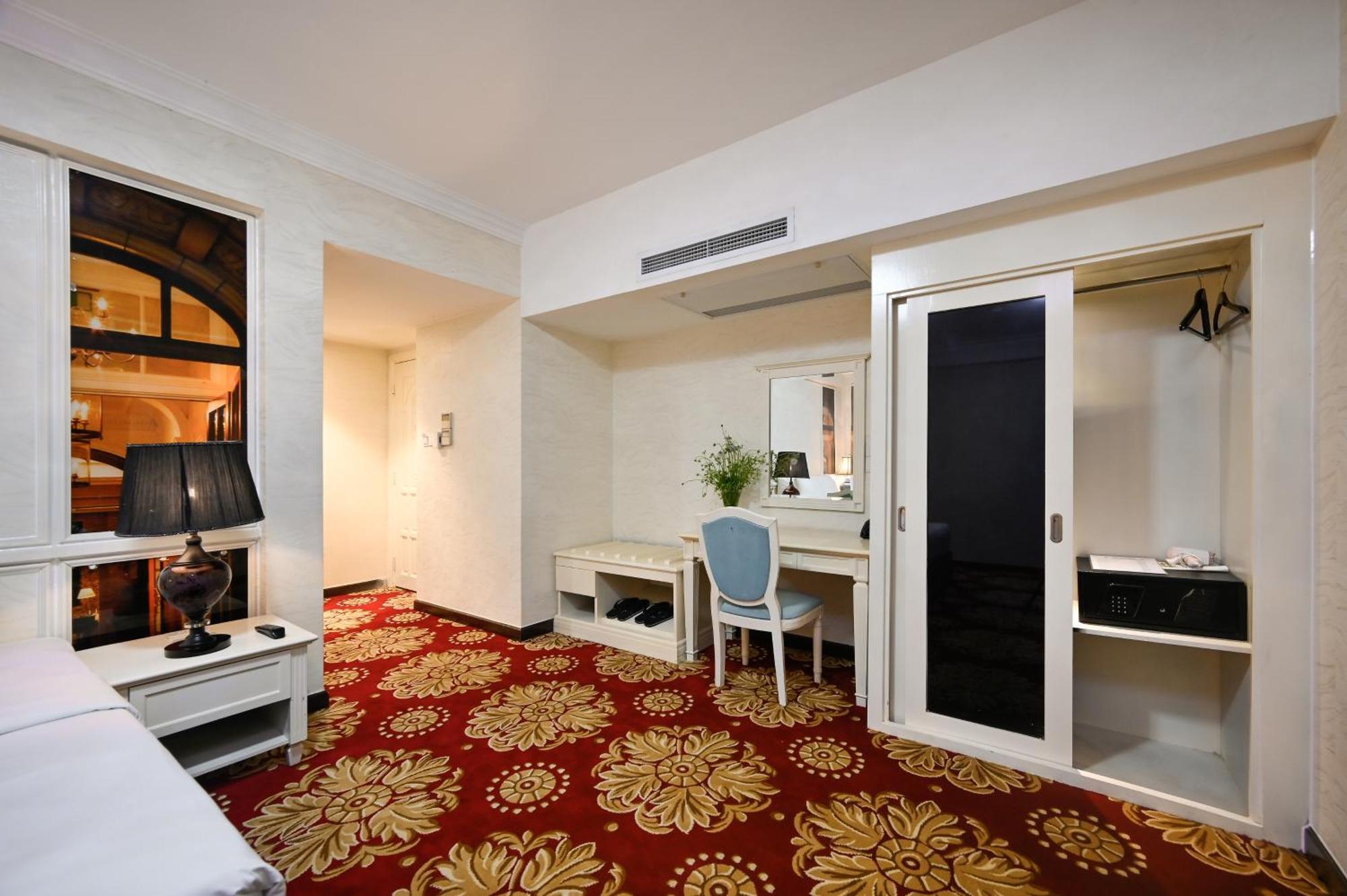 הו צ'י מין סיטי California Saigon Hotel & Rooftop Pool מראה חיצוני תמונה