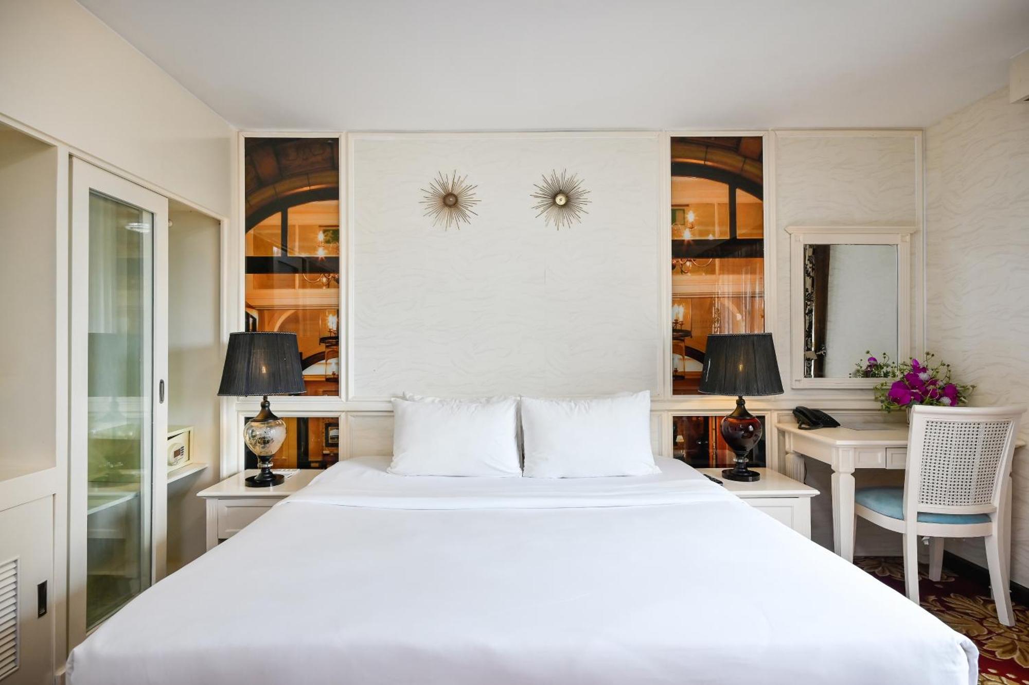 הו צ'י מין סיטי California Saigon Hotel & Rooftop Pool מראה חיצוני תמונה