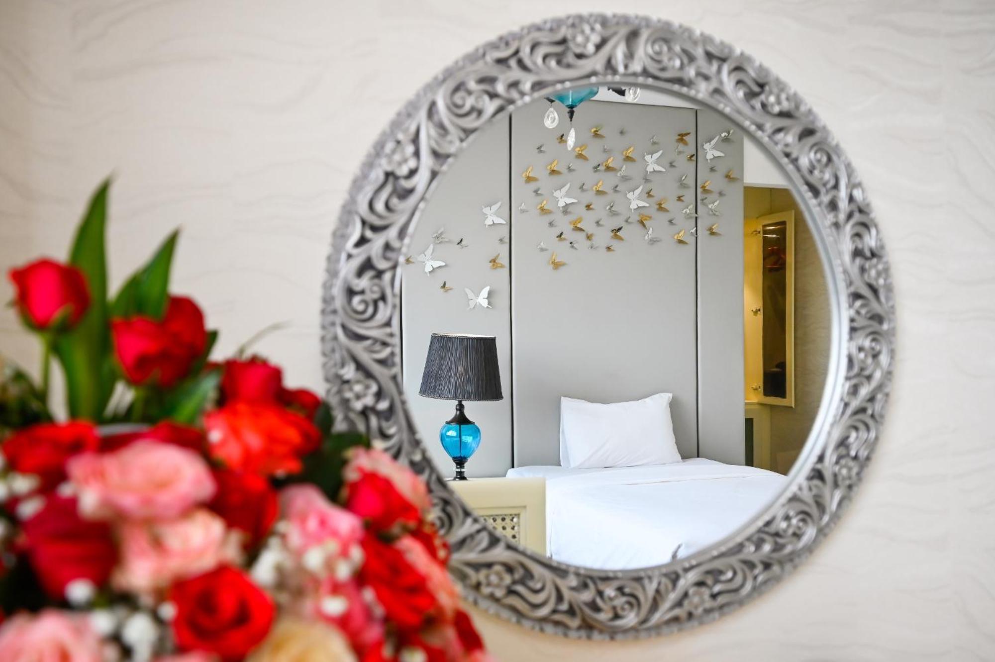 הו צ'י מין סיטי California Saigon Hotel & Rooftop Pool מראה חיצוני תמונה