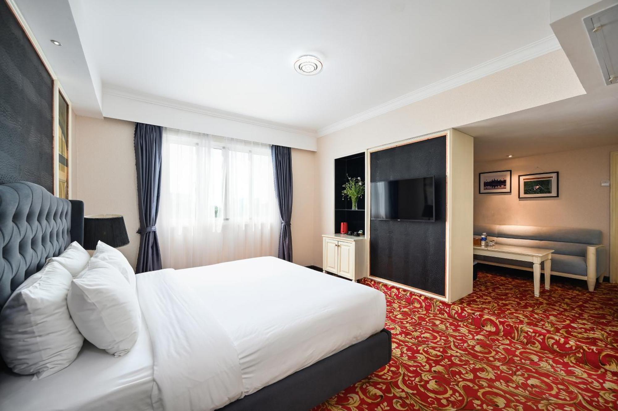הו צ'י מין סיטי California Saigon Hotel & Rooftop Pool מראה חיצוני תמונה