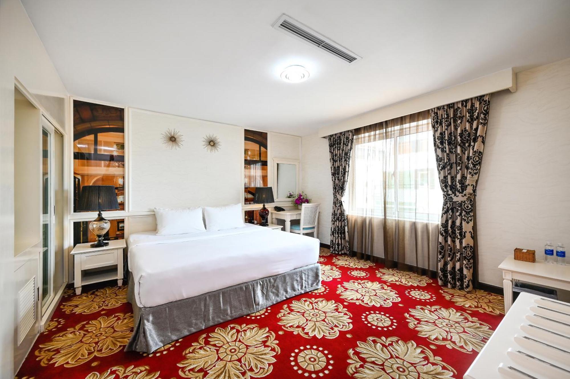 הו צ'י מין סיטי California Saigon Hotel & Rooftop Pool מראה חיצוני תמונה