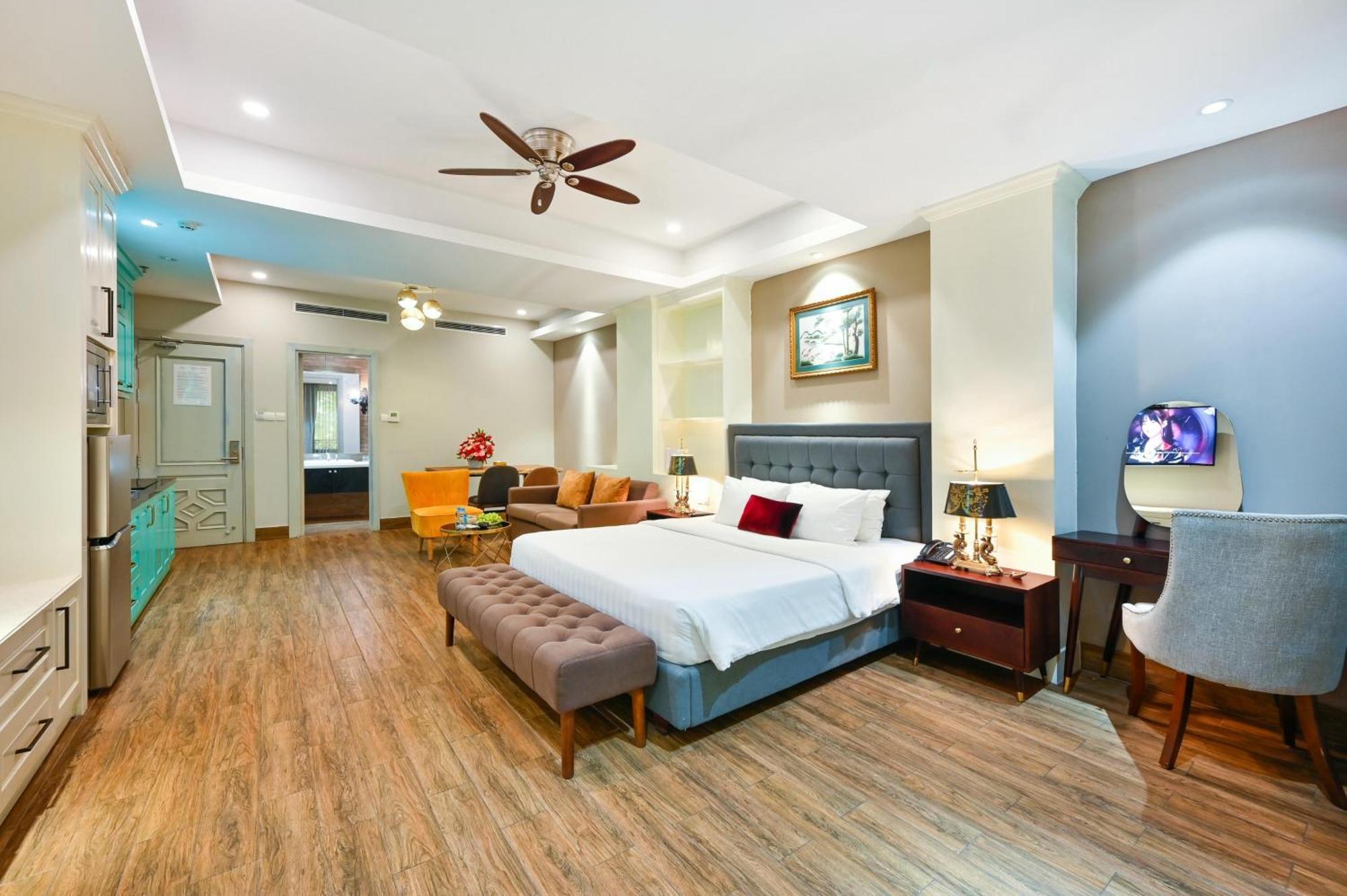 הו צ'י מין סיטי California Saigon Hotel & Rooftop Pool מראה חיצוני תמונה