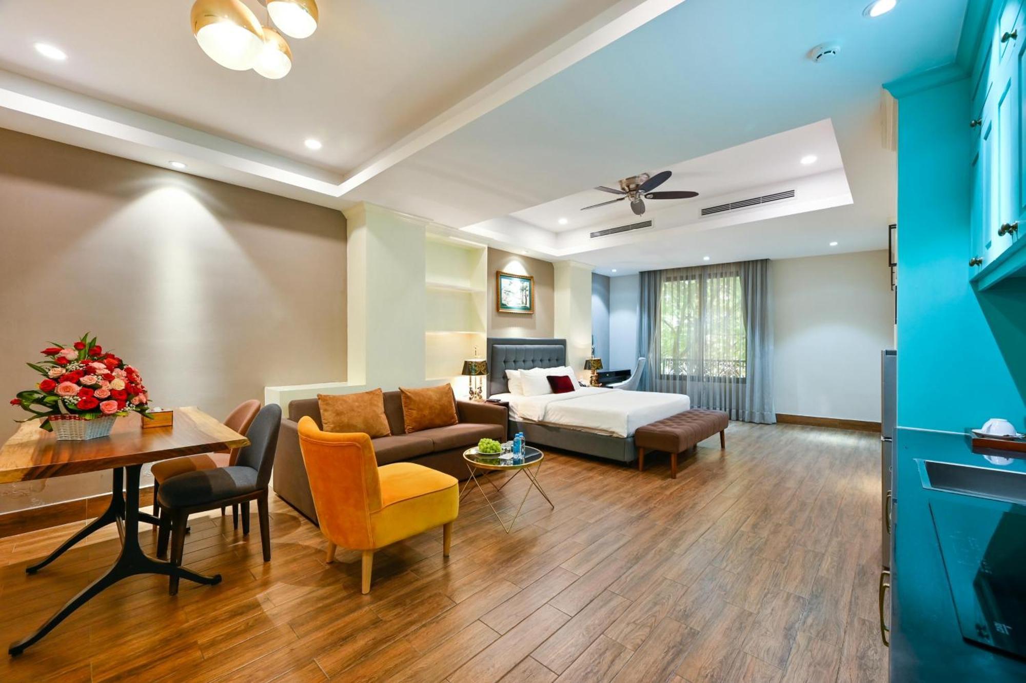 הו צ'י מין סיטי California Saigon Hotel & Rooftop Pool מראה חיצוני תמונה