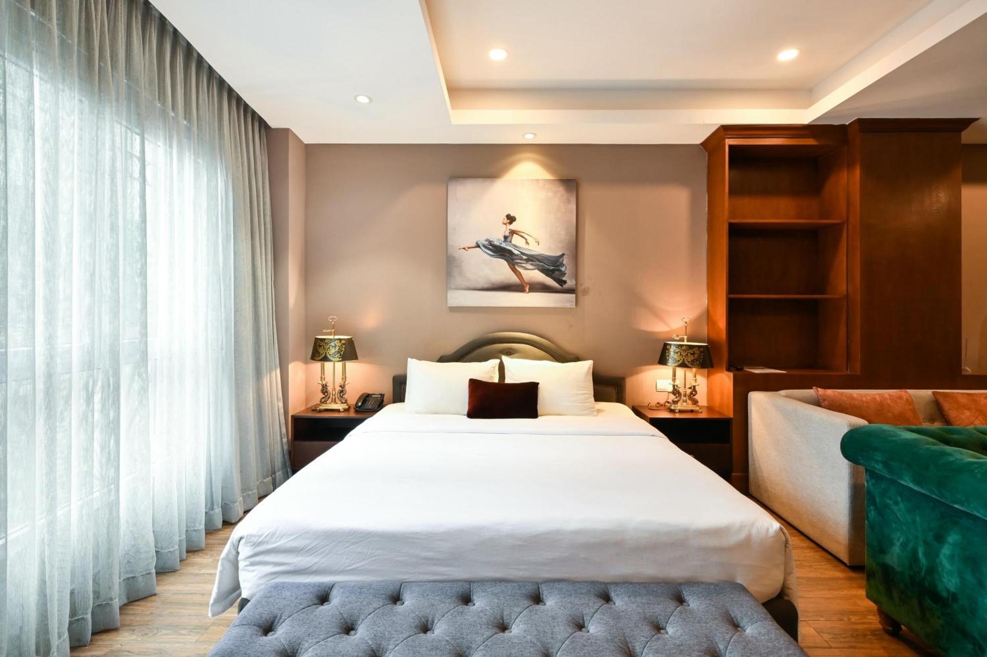 הו צ'י מין סיטי California Saigon Hotel & Rooftop Pool מראה חיצוני תמונה