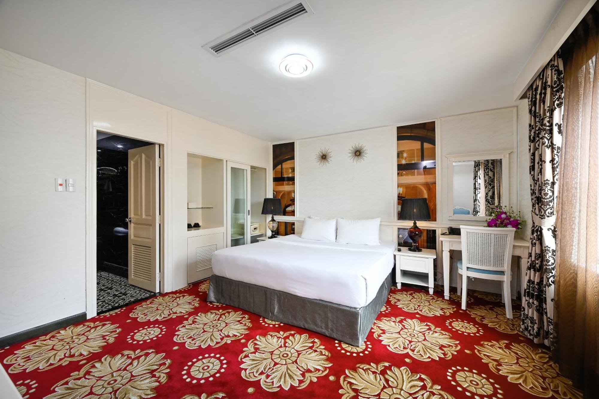 הו צ'י מין סיטי California Saigon Hotel & Rooftop Pool מראה חיצוני תמונה