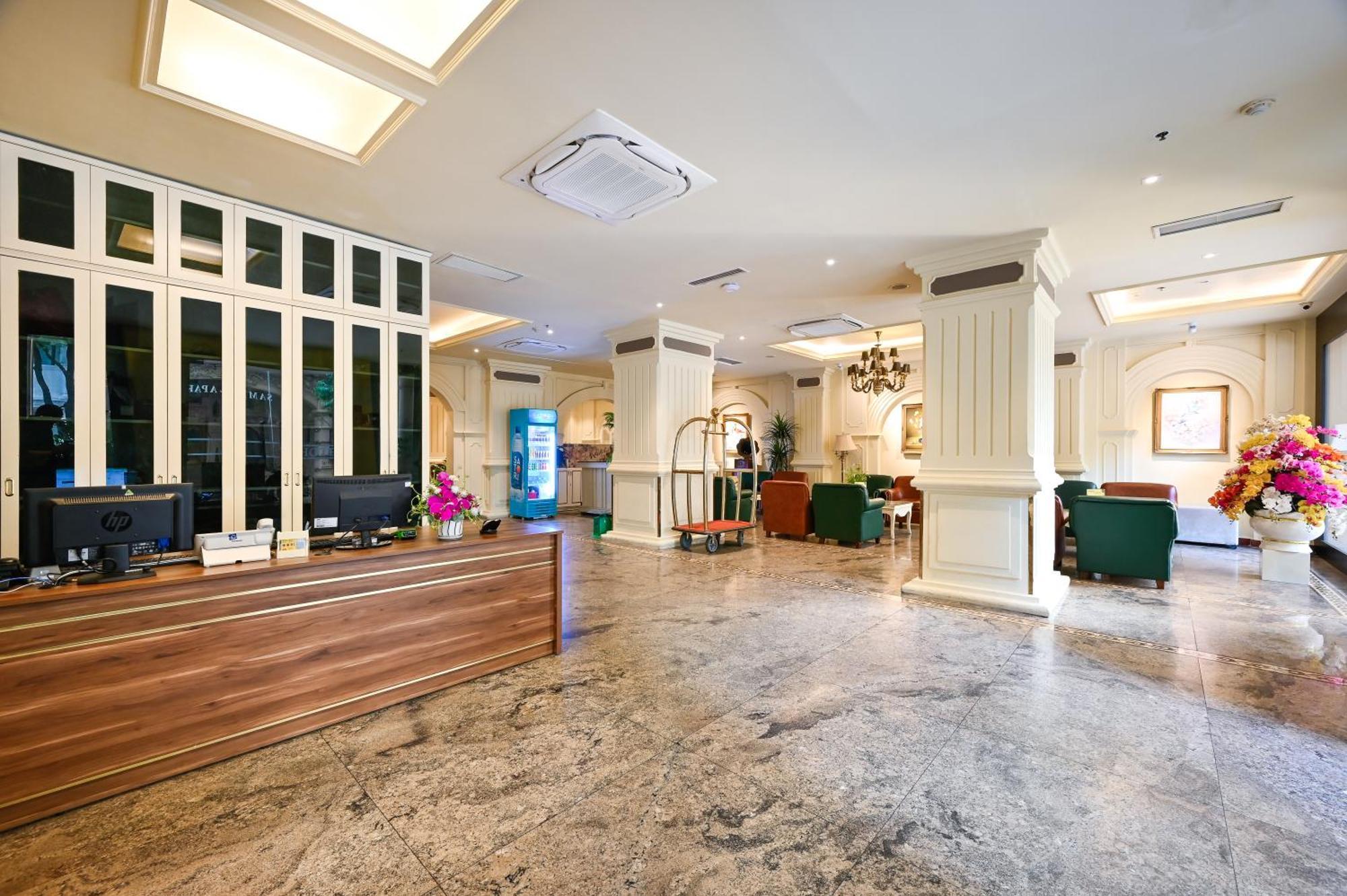 הו צ'י מין סיטי California Saigon Hotel & Rooftop Pool מראה חיצוני תמונה