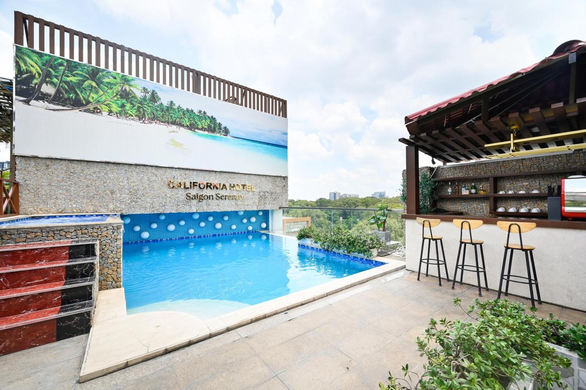 הו צ'י מין סיטי California Saigon Hotel & Rooftop Pool מראה חיצוני תמונה