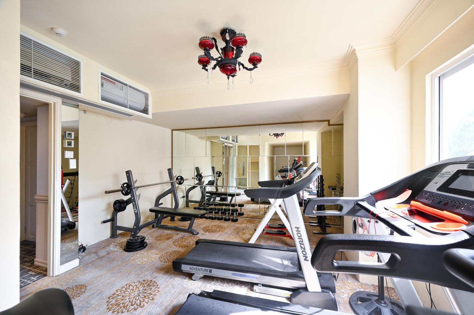 הו צ'י מין סיטי California Saigon Hotel & Rooftop Pool מראה חיצוני תמונה