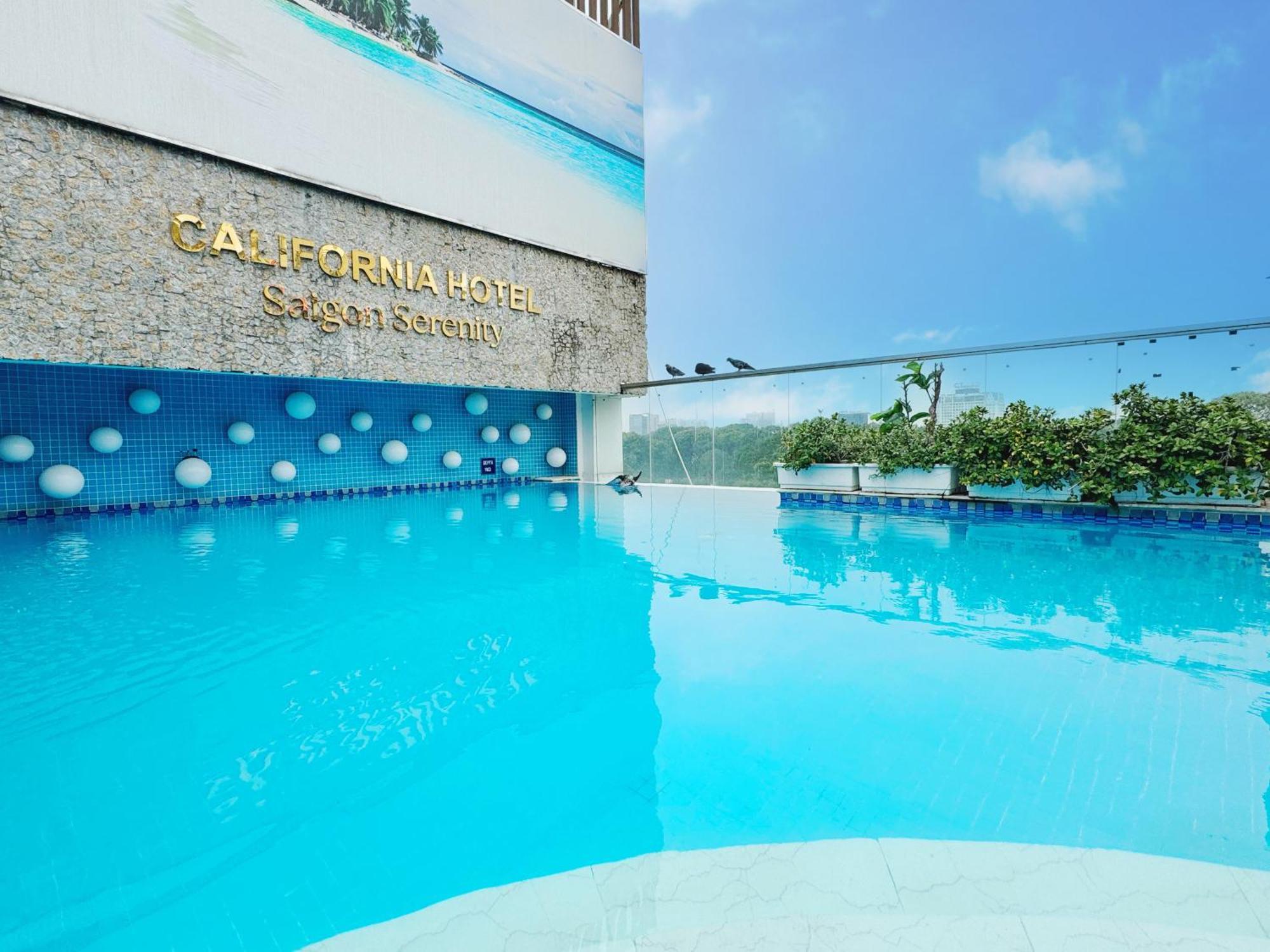הו צ'י מין סיטי California Saigon Hotel & Rooftop Pool מראה חיצוני תמונה
