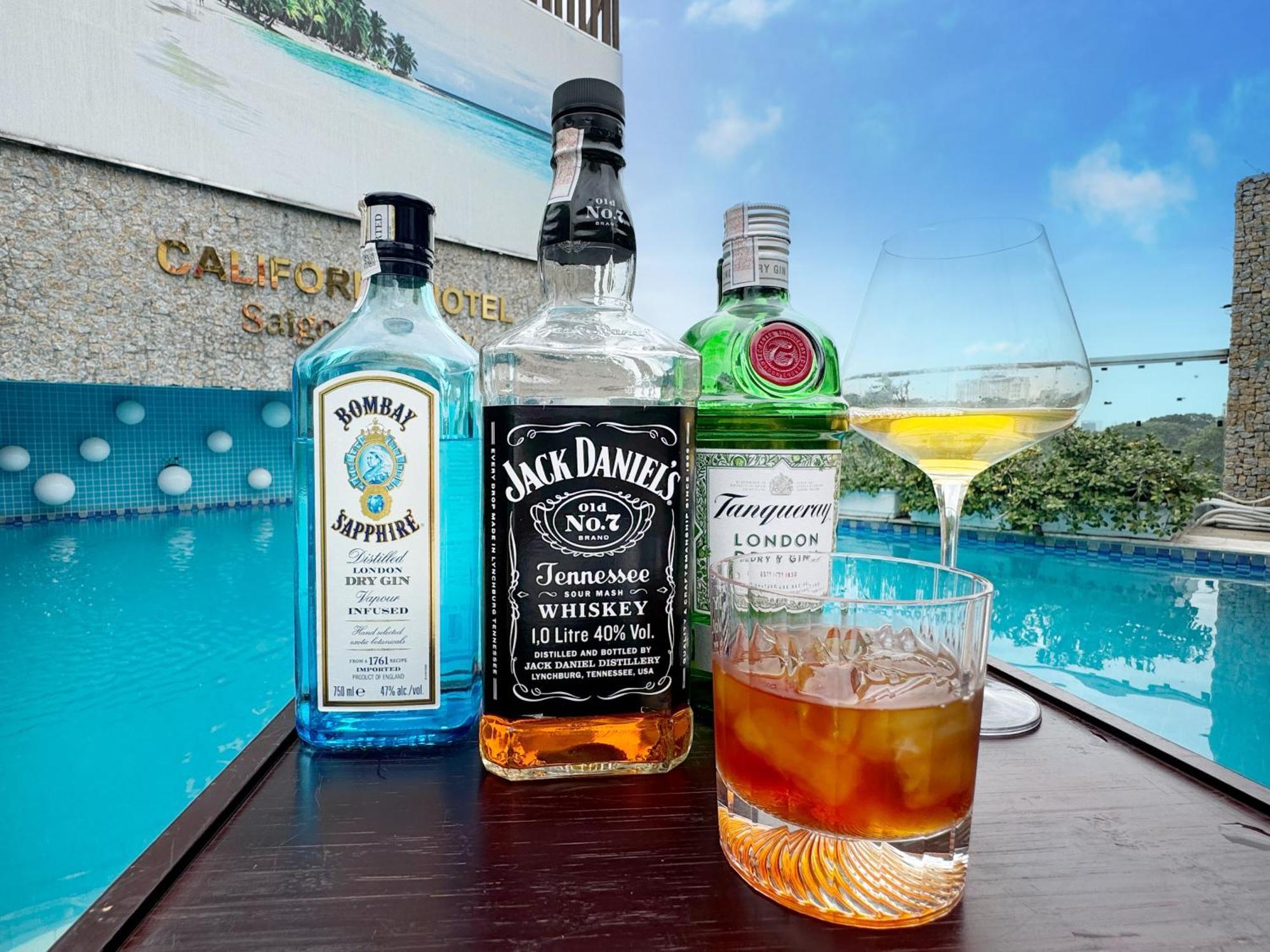 הו צ'י מין סיטי California Saigon Hotel & Rooftop Pool מראה חיצוני תמונה